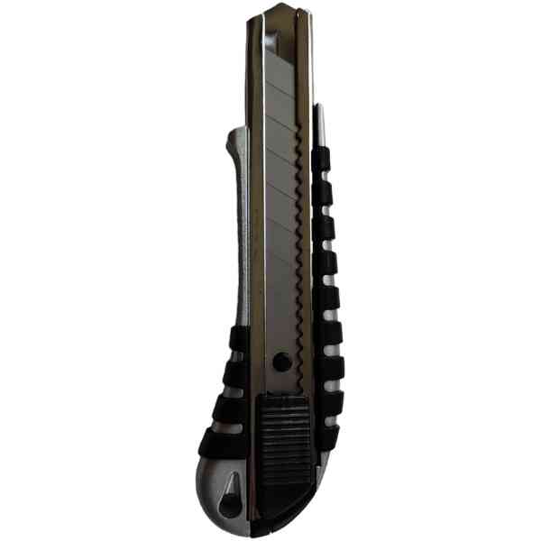 Metal knife 18mm