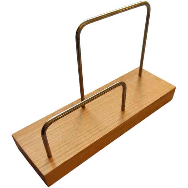 Brevhållare, Letter Holder