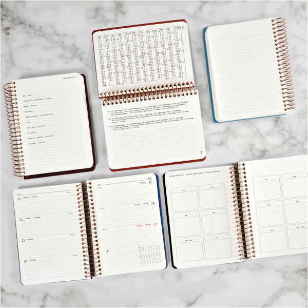 KOZO Kalender 2025 A6 Vecka Per Uppslag