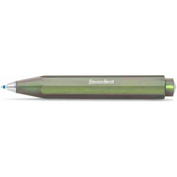 Kaweco Lunar Sport kulspetspenna i färgen Shadow Green med en iriserande grön yta som skiftar i ljuset.