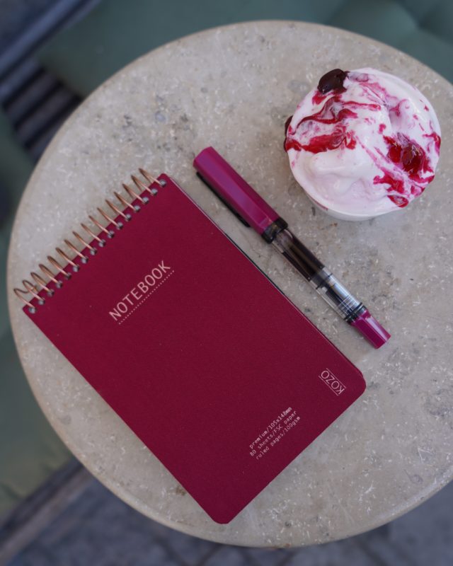 Ännu en nyhet från Twsbi: ECO Plum with onyx… 👌 

Den väldigt goda och fina glassen kommer från Syster Jakobs Glassbar. @systerjakobs 🍒

@twsbi #lexispapper #lundcity #twsbieco #pappershandel