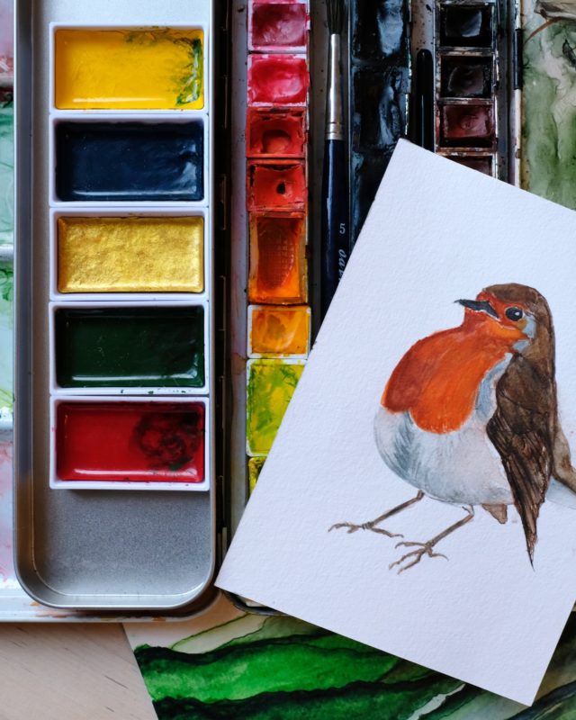 Vi har ett stort sortiment av ZIG Kuretake akvarellfärger. Det är färger av mycket hög kvalitet som tillverkas i Japan enligt traditionella metoder. De används av såväl konstnärer och hantverkare som för hobbyprojekt. Färgerna kan användas som gouache eller tunnas ut för att användas som akvarellfärg, vilket gör dem till en perfekt färg för skisser, illustrationer och mycket mer!

Vi har omkring 100 olika färger som säljs både styckvis och i olika set, samt penslar och penselpennor. 

På bilden syns även ett akvarellset från Van Gogh som vi har olika varianter av. 

#zigkuretake #kuretake #kuretakebrushpen #lexispapper #lundcity #visitlund #visitskåne