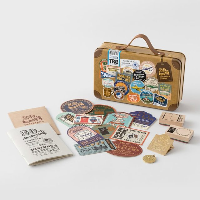 En glad nyhet: vi kommer att att få påfyllning av TRAVELER’S notebook 20th Anniversary Customization Set! ⭐️. Det kommer att kunna förköpas i vår webshop från och med 1 november och levereras snart därefter. 

・・・
The joy of TRAVELER’S notebook lies in its ability to be freely customized. When you customize it to your liking and fill it with all the things you love, your TRAVELER’S notebook becomes like an extension of yourself. That’s why, even though they’re all the same notebook, every one looks different depending on the person using it. And it is precisely those differences that make TRAVELER’S notebook so appealing.

To commemorate its 20th anniversary, TRAVELER’S COMPANY has created “TRAVELER’S notebook 20th Anniversary Customization Set,” a tin containing customization items such as stickers, charms, and stamps.

The set includes 11 types of stickers featuring designs of TRAVELER’S HOTEL and TRAVELER’S AIRLINES, a brass charm and brass clip commemorating the 20th anniversary, stamps to expand the ways you can use your notebook, and a history guide summarizing the 20-year history of TRAVELER’S notebook. All of these items are housed in a tin designed to resemble a trunk.

Every TRAVELER’S notebook that is cherished and used with care radiates a glow like a treasure. When travelers from all over the world show each other their notebooks, conversations flow easily even among those meeting for the first time on their journeys, allowing them to understand one another beyond gender, age, and nationality.

It has been 20 years since the TRAVELER’S notebook was born. We hope that TRAVELER’S notebook will continue to be such a presence for years to come.

@miscstore.ams @misc.distribution @travelers_company #travelerscompanypartnershop #travelersnotebooks #lexispapper #lundcity