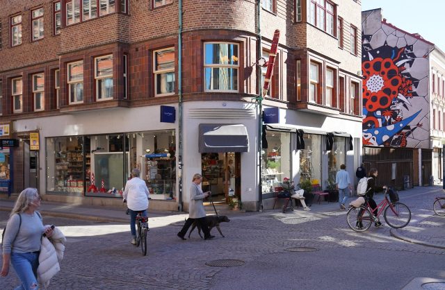 Långfredag håller vi stängt men i övrigt har vi öppet:

lördag kl 10-16
söndag kl 12-16 
måndag kl 12-16

Vi önskar er alla en riktigt Glad Påsk! 🐣