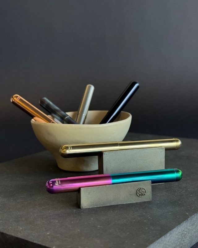 En penna från Kaweco är en följeslagare för livet. Den är tillverkad av material av högsta kvalitet som bara kommer att bli vackrare med tiden. Funktionen är kompromisslös, skrivupplevelsen mycket behaglig och designen ikonisk. Kaweco AL Sport formgavs redan 1911 pennorna tillverkas ännu idag i Nürnberg. Allt det här är kvaliteter som gör Kaweco till en av världens mest respekterade penntillverkare.

På Lexis Papper hittar du ett stort sortiment Kaweco: reservoarpennor, stiftpennor, rollerball och ballpoint, fantastiska bläck, tillbehör som clips och fodral. Skulle din penna någon gång gå sönder finns det reservdelar till alla delar. 

Välkommen in så hjälper vi dig att hitta en julklapp till någon du tycker mycket om, eller kanske din egen nya favoritpenna!

Bilder:
1: Kaweco Liliput, pris från 579 kr
2 & 3: Kaweco Piston Filler, pris från 1.700 kr
4: Kaweco Titan, 2.590 kr
5: Kaweco Brass Sport, pris från 798 kr
6: Kaweco AL Sport, pris från 719 kr
7: Kaweco Sketch Up, pris från 459 kr 
8; Kaweco Art Sport, 1.259 kr
9: Kaweco Student, pris från 519 kr

#lexispapper #lundcity #visitlund #kaweco @kaweco.germany