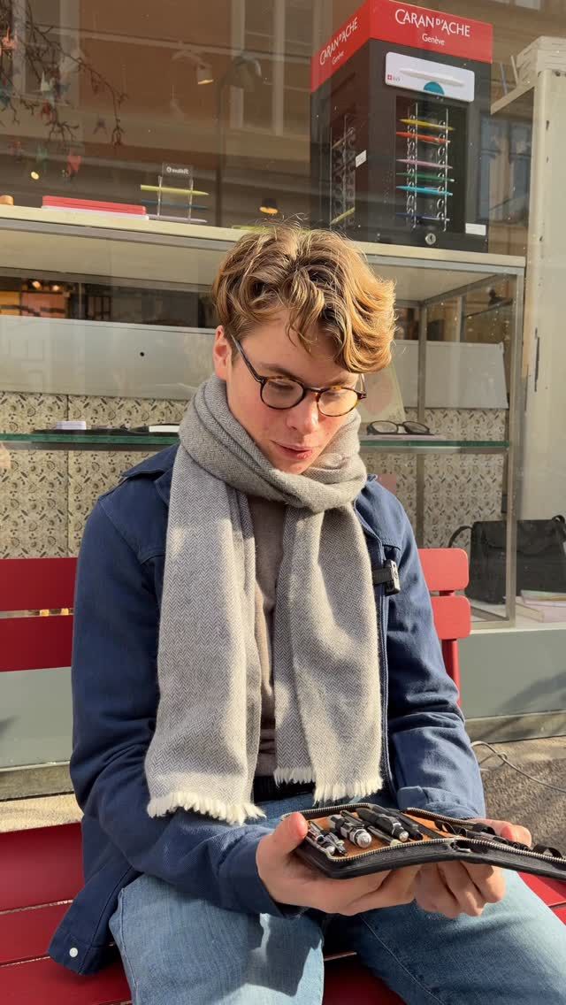 Oskar & hans pennor i solen idag! 😊

#lexispapper #lundcity #kaweco #lamy2000 #sonnenleder